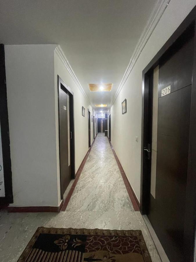 Premium Boston Rooms Family Hotel Agra (Uttar Pradesh) Exterior photo
